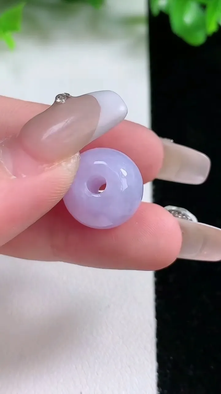 天然A货翡翠紫罗兰路路通吊坠，尺寸14.5-12.3，重量:5.00g
1月21日