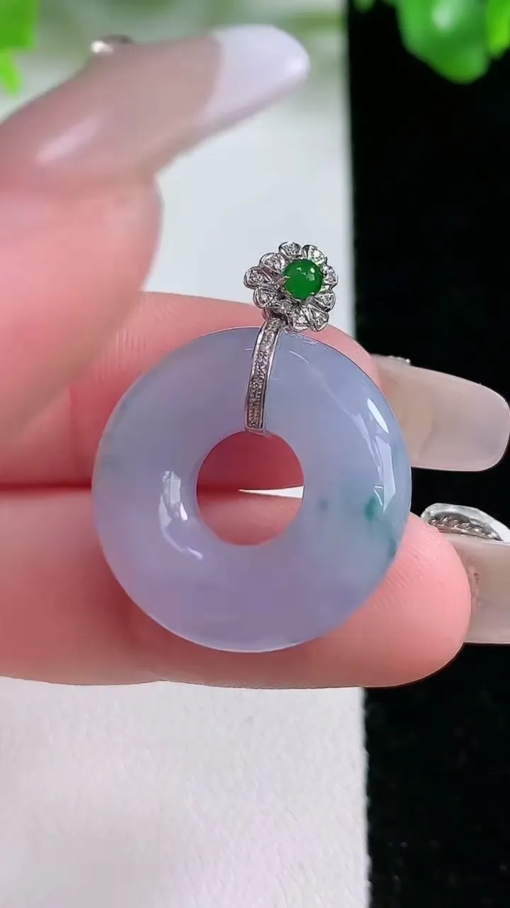 天然A货翡翠18K金紫罗兰平安环吊坠，尺寸22-5.9，重量:6.14g
1月21日