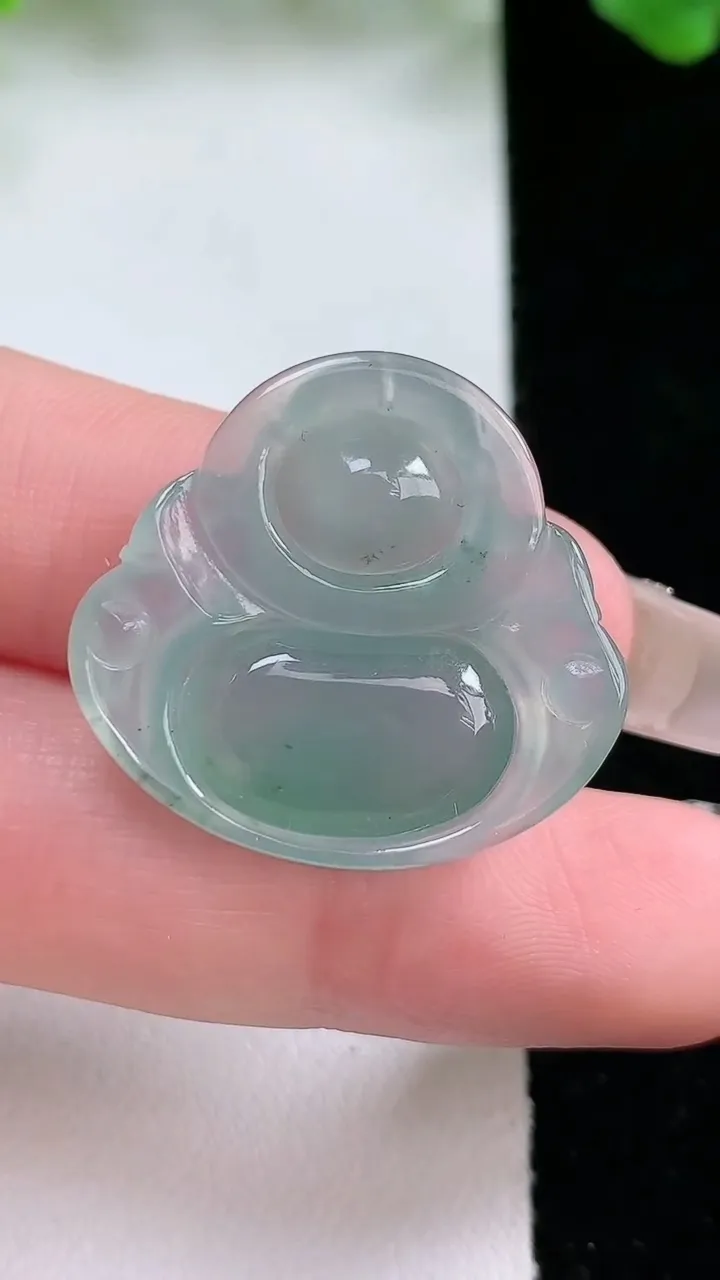 天然A货翡翠冰种飘花佛公吊坠，尺寸25.2-27-5.3，重量:5.26g
1月21日