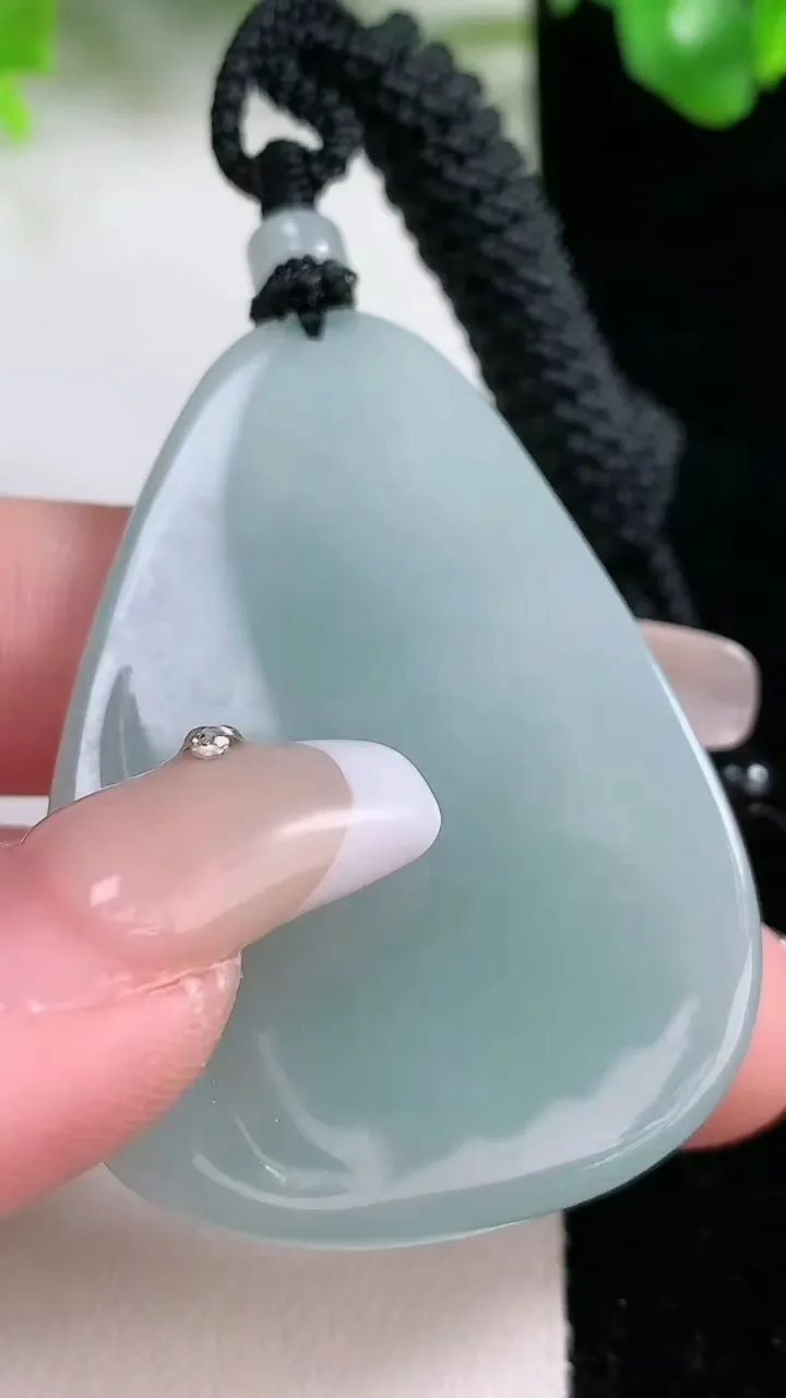 天然A货翡翠文殊菩萨吊坠，尺寸49.6-34.4-4.6，重量:19.27g
1月21日