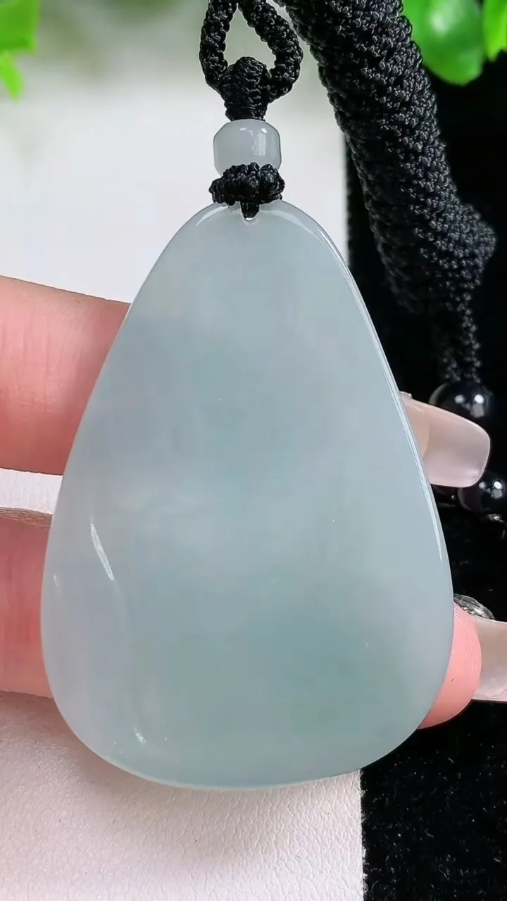 天然A货翡翠文殊菩萨吊坠，尺寸49.6-34.4-4.6，重量:19.27g
1月21日