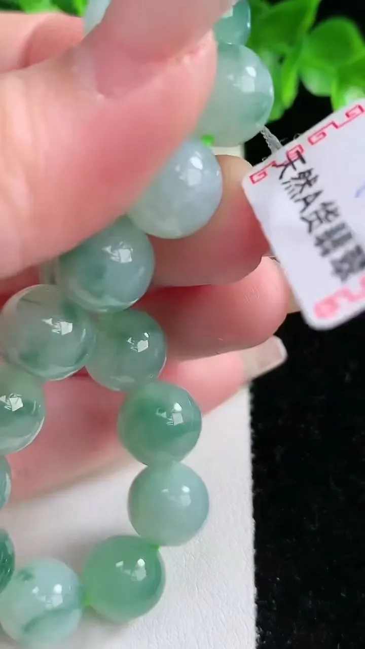 天然A货翡翠飘花圆珠手串，尺寸11-17颗，重量:37.40g1月21日
工厂直销收藏佳品,种好水足，色泽均匀，有种有色，上手高大气！