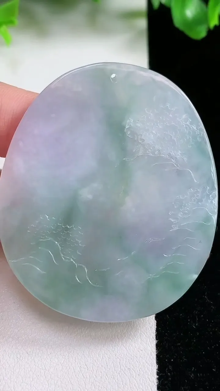 天然A货翡翠山水牌吊坠，尺寸55-45.8-4.7，重量:28.29g
1月21日