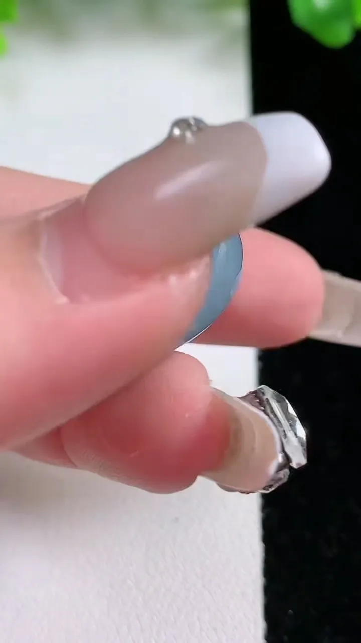 天然A货翡翠紫罗兰平安扣吊坠，尺寸24-11.8，重量:14.97g
1月21日