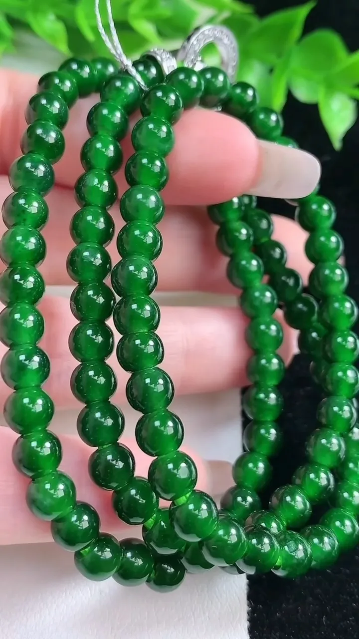 天然A货翡翠圆珠项链，尺寸6.2-98颗，重量:34.00g1月21日
工厂直销收藏佳品,种好水足，