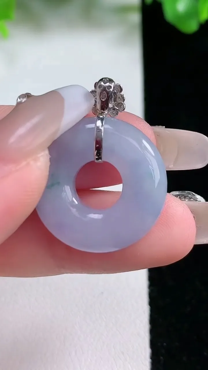 天然A货翡翠18K金紫罗兰平安环吊坠，尺寸22-5.9，重量:6.14g
1月21日