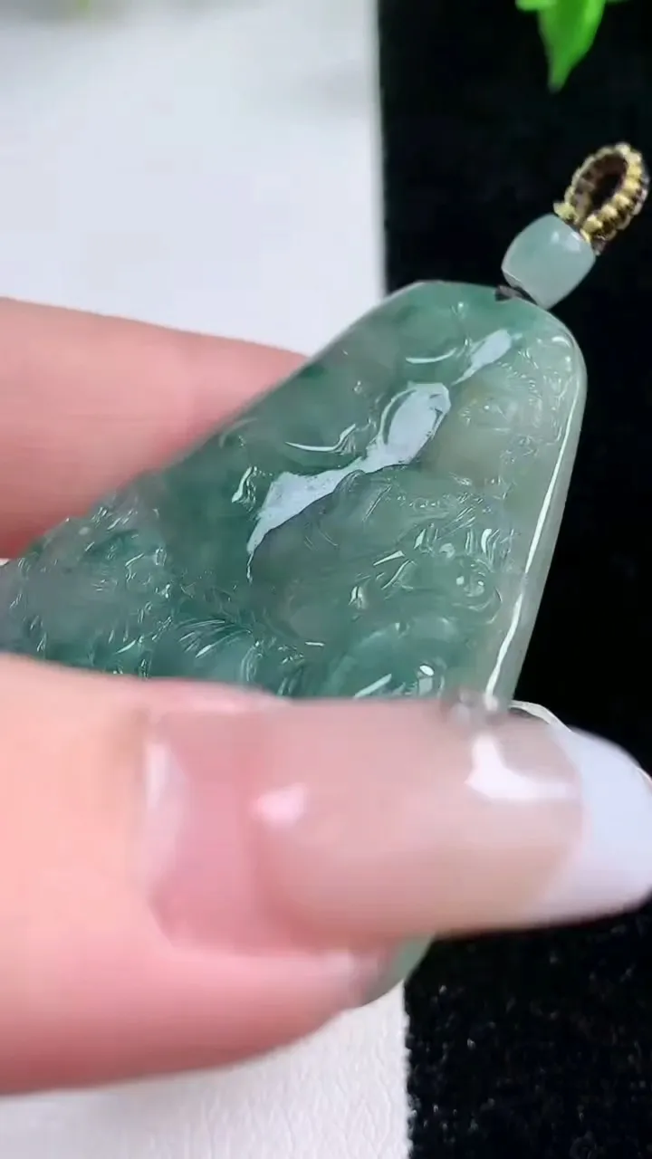 天然A货翡翠飘花文殊菩萨吊坠，尺寸46-36-5.5，重量:17.33g
1月21日