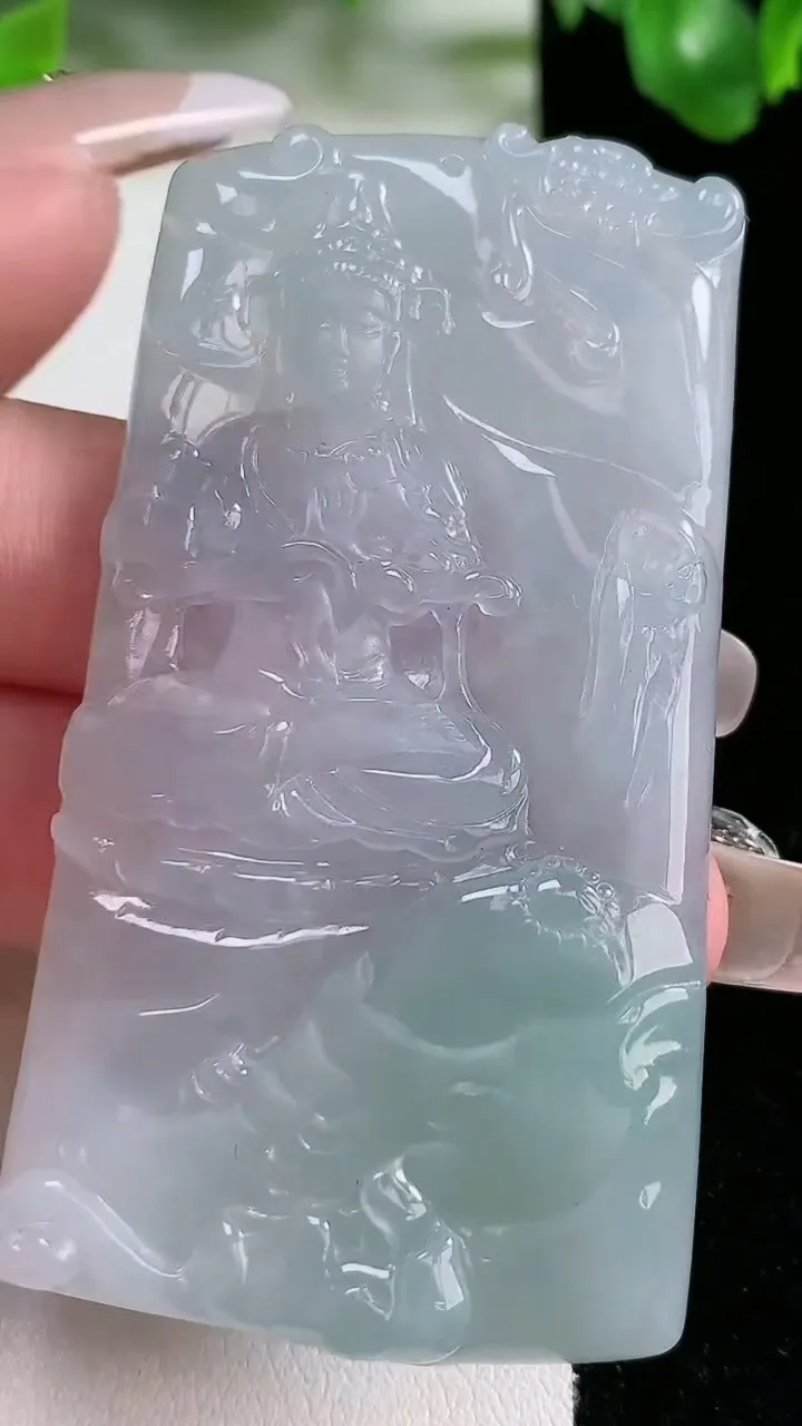 天然A货翡翠普贤菩萨吊坠，尺寸66.3-35-5.2，重量:31.93g
1月21日