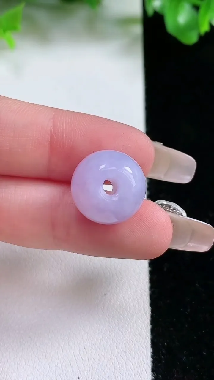 天然A货翡翠紫罗兰路路通吊坠，尺寸14.5-12.3，重量:5.00g
1月21日