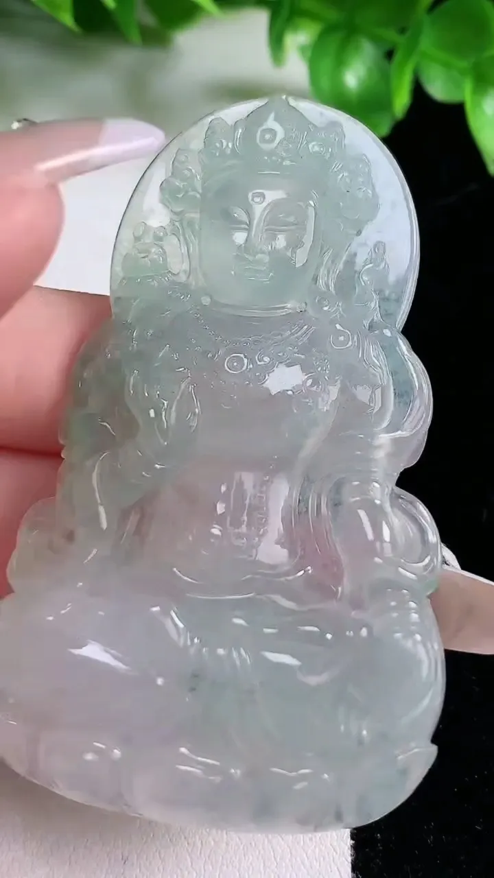 天然A货翡翠度母观音吊坠，尺寸67-40-5，重量:26.34g
1月21日