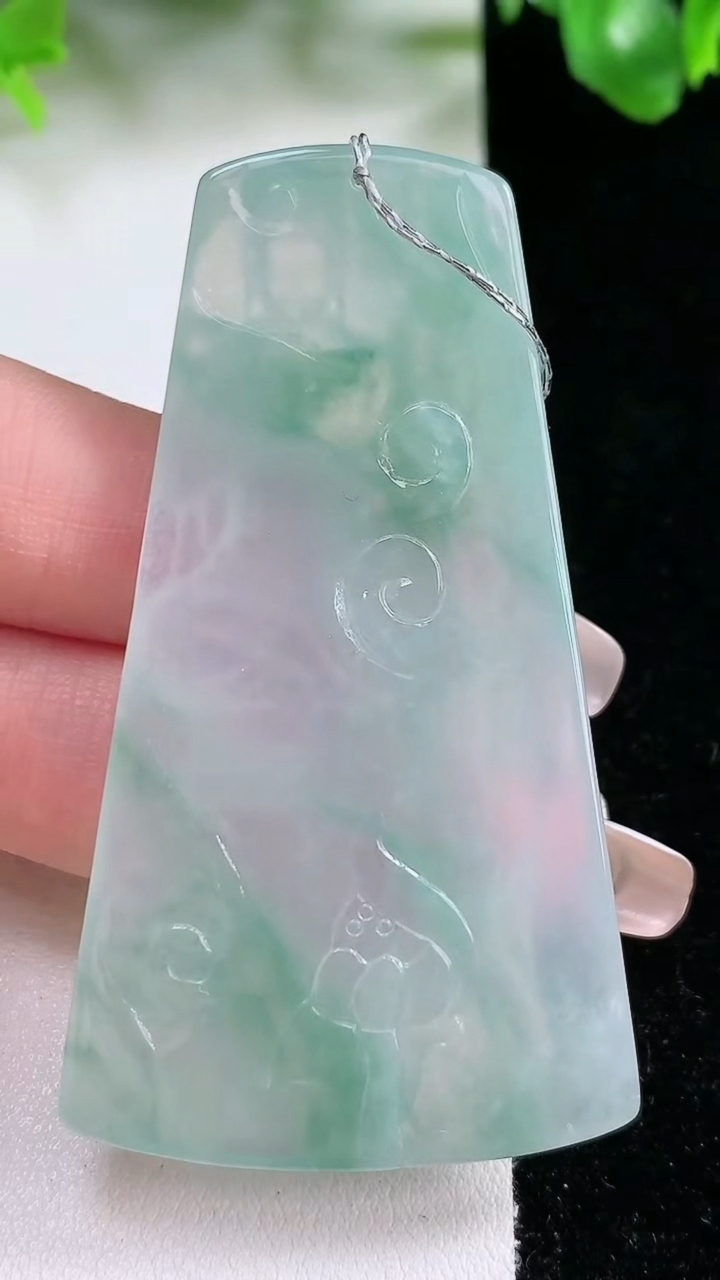 天然A货翡翠文殊菩萨吊坠，尺寸62.4-34-5，重量:24.60g
1月21日