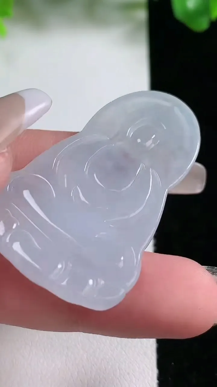 天然A货翡翠观音菩萨吊坠，尺寸45.2-29-5.5，重量:13.33g
1月21日