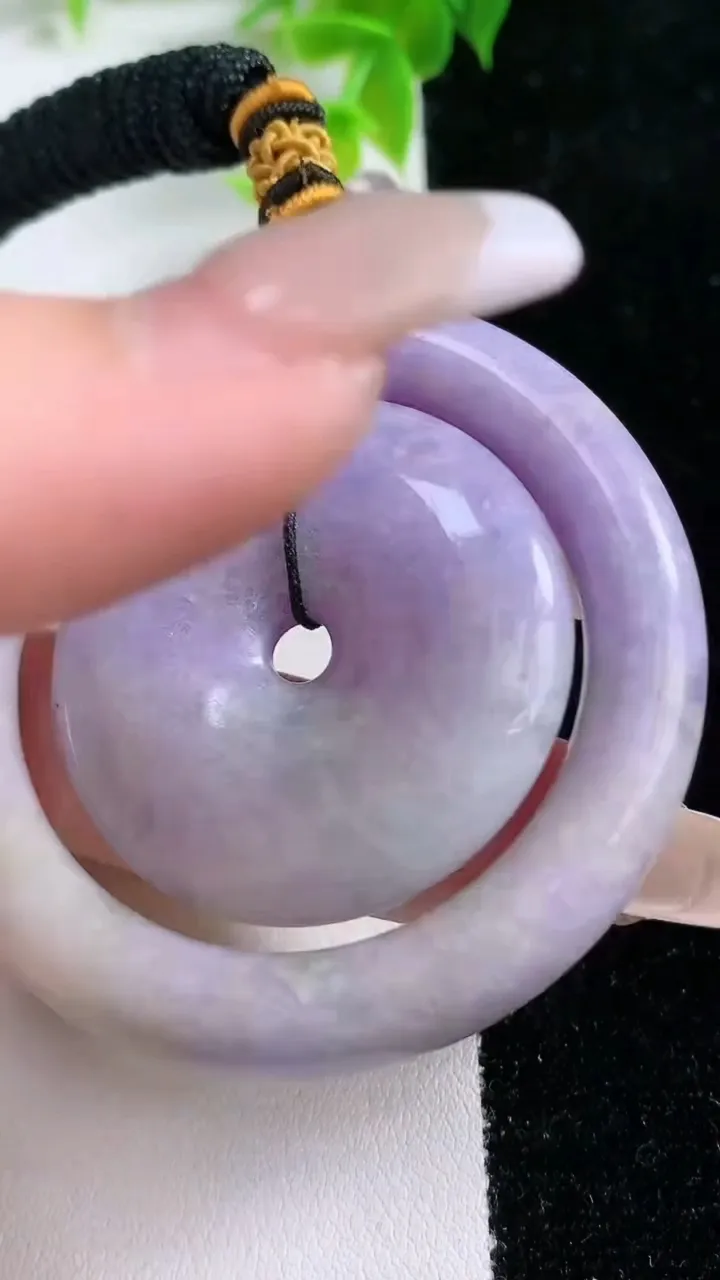 天然A货翡翠紫罗兰母子平安扣吊坠，尺寸53.6-7.6/36.2-7.9
1月21日