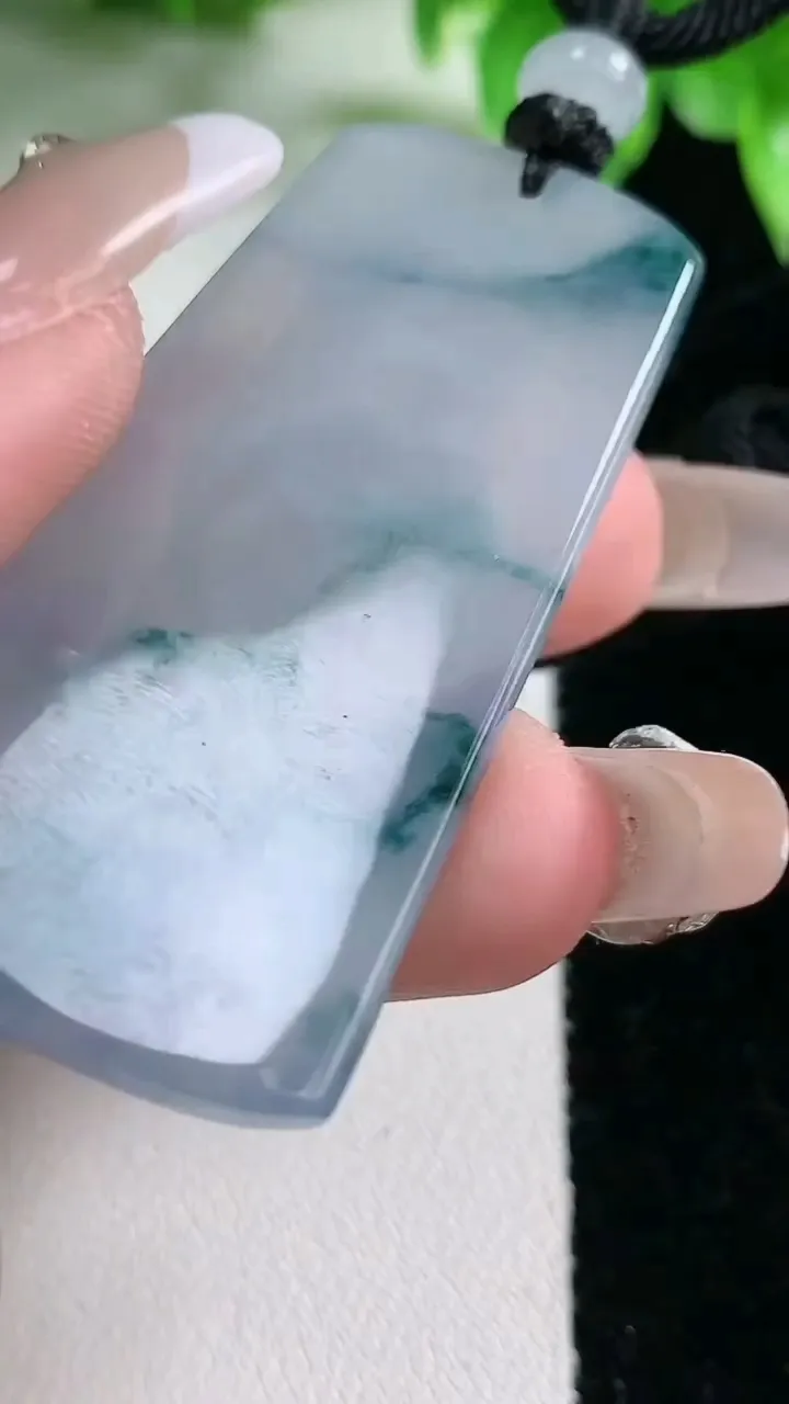 天然A货翡翠种紫罗兰飘花观音菩萨吊坠，尺寸51.4-27.3-4.8，重量:21.22g
1月21日