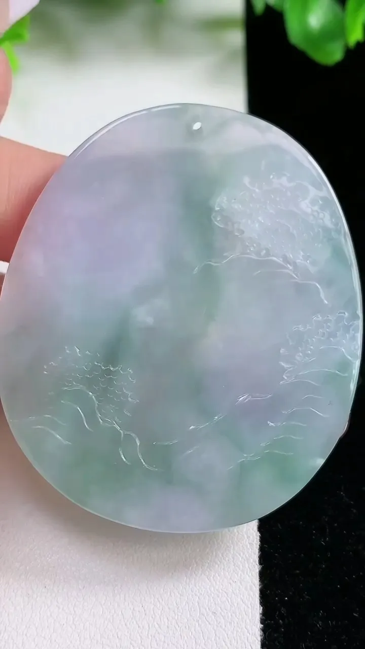 天然A货翡翠山水牌吊坠，尺寸55-45.8-4.7，重量:28.29g
1月21日