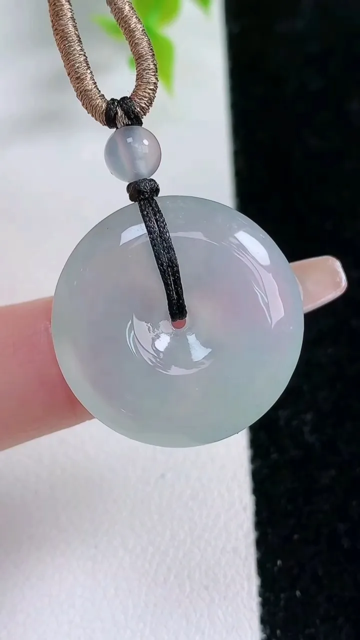 天然A货翡翠平安扣吊坠，尺寸23.2-5.5，重:6.01g
1月21日