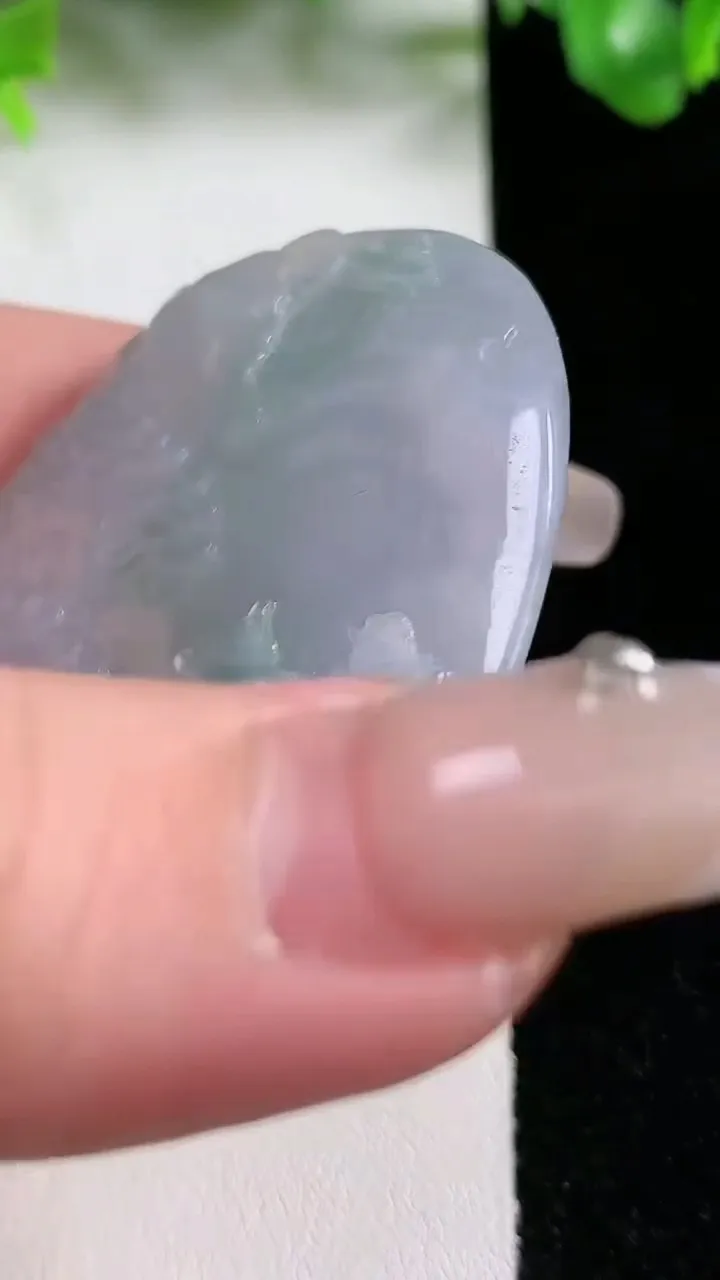 天然A货翡翠山水牌吊坠，尺寸55-45.8-4.7，重量:28.29g
1月21日