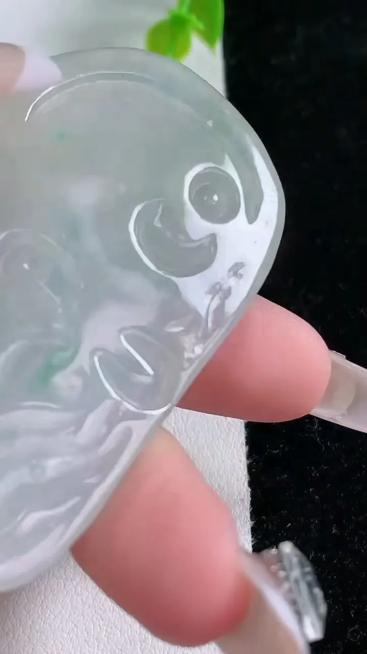 天然A货翡翠祥龙大势至观音菩萨吊坠，尺寸63.7-40-6，重:32.69g
1月21日