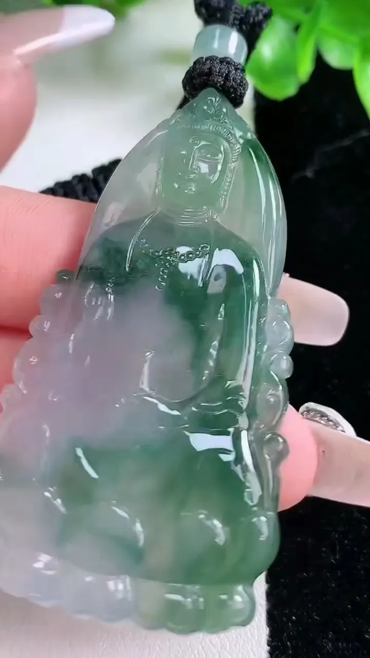 天然A货翡翠冰种飘花观音菩萨吊坠，尺寸58-33-5，重量:25.08g
1月21日