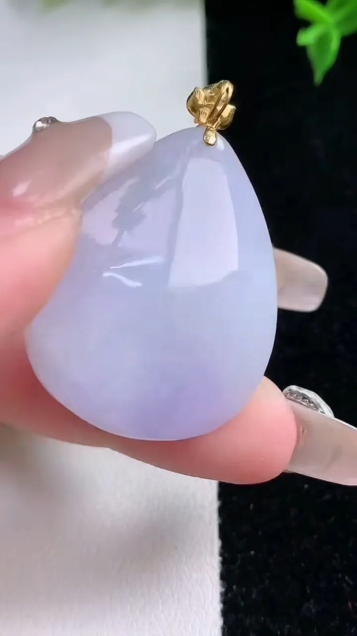 天然A货翡翠18K金紫罗兰水滴吊坠，尺寸33.2-28-12.4，重量:22.00g
1月22日