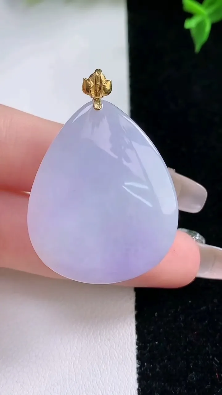 天然A货翡翠18K金紫罗兰水滴吊坠，尺寸33.2-28-12.4，重量:22.00g
1月22日