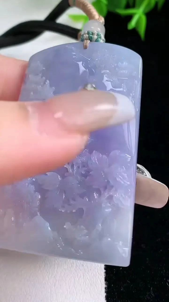 天然A货翡翠紫罗兰山水牌吊坠，尺寸55.4-35.5-5.7，重量:34.45g
1月22日