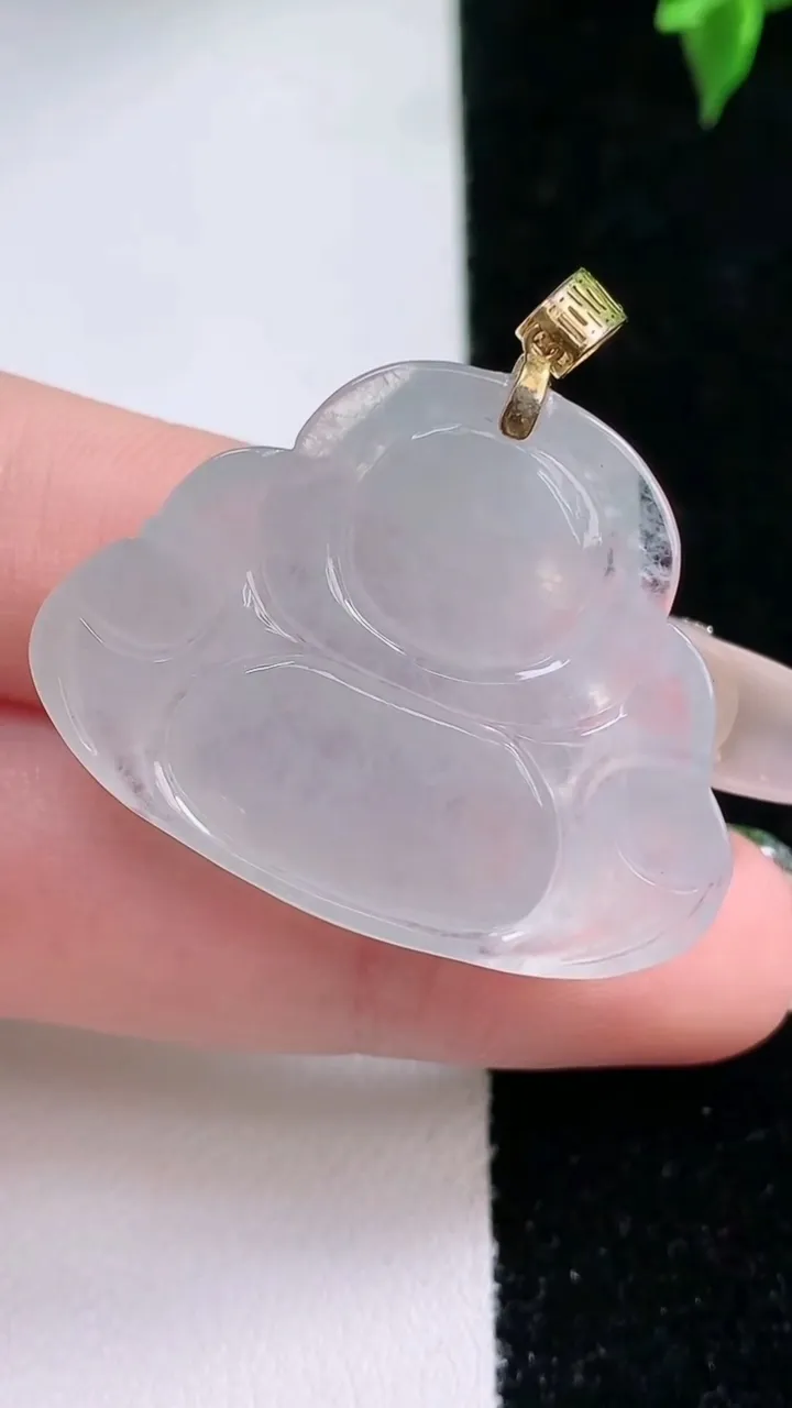 天然A货翡翠种白冰佛公吊坠，尺寸26.4-34-7.3，重量:9.74g
1月22日