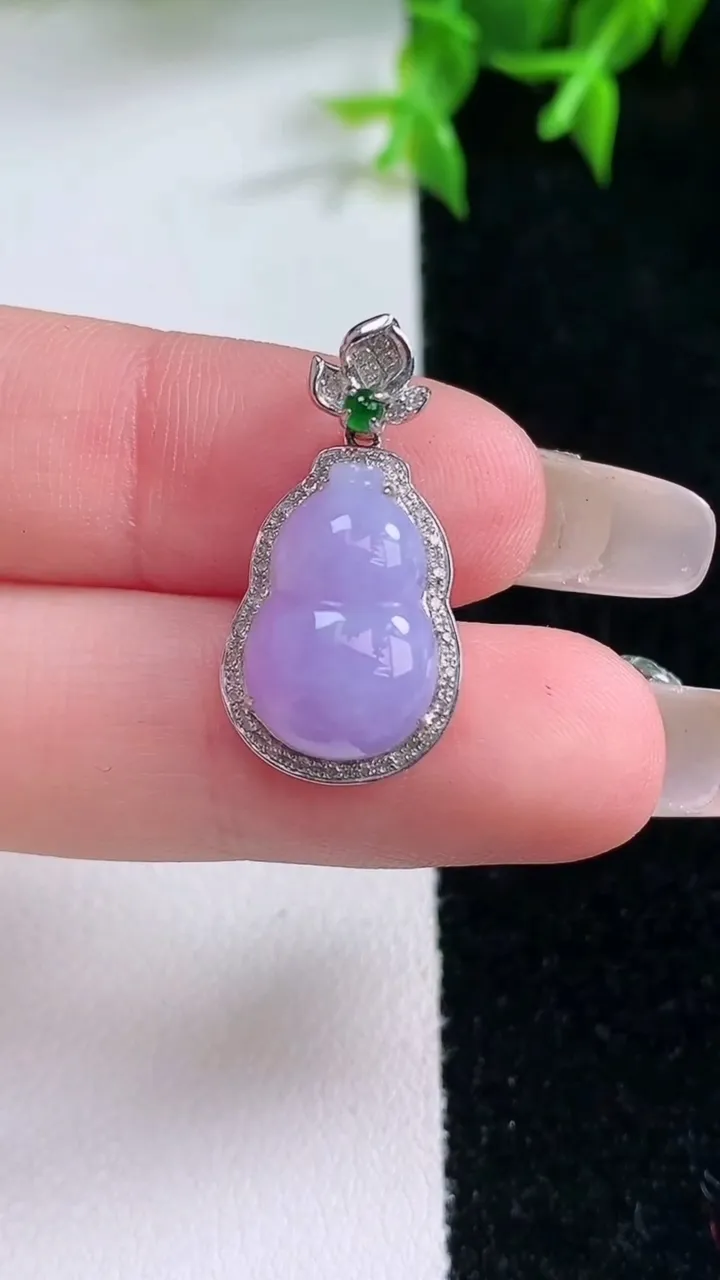 天然A货翡翠18K金紫罗兰葫芦吊坠，尺寸23.5-12.3-7，裸石14.8-9.5重量:29.00