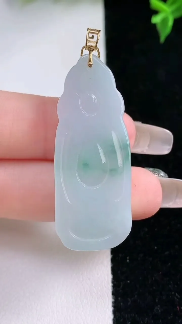 天然A货翡翠财神爷吊坠，尺寸41.3-17-5.7，重量:8.41g
1月22日