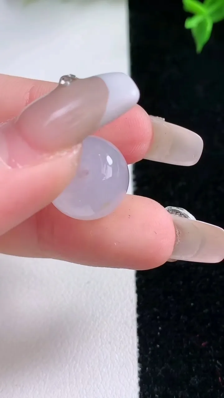 天然A货翡翠路路通吊坠，尺寸14.3-12，重量:4.97g
1月22日