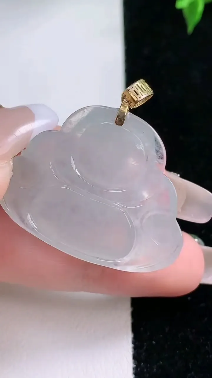 天然A货翡翠种白冰佛公吊坠，尺寸26.4-34-7.3，重量:9.74g
1月22日