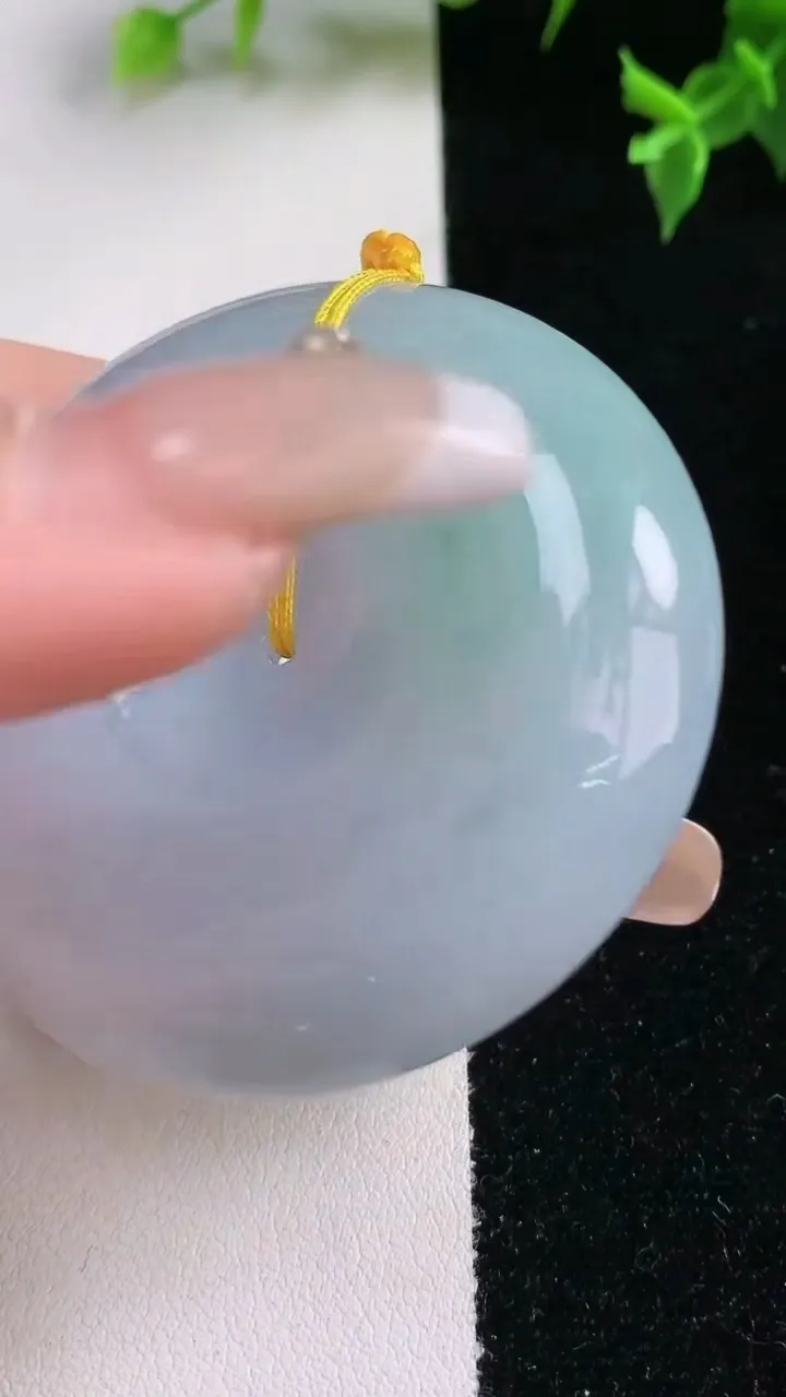 天然A货翡翠春带彩紫罗兰平安扣吊坠，尺寸52.8-12.3，重量13.15g
1月22日