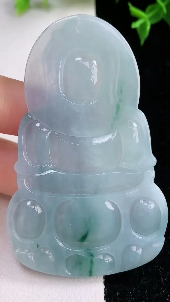 天然A货翡翠飘花观音菩萨吊坠，尺寸71.8-44.6-5.6，重量:34.29g
1月22日