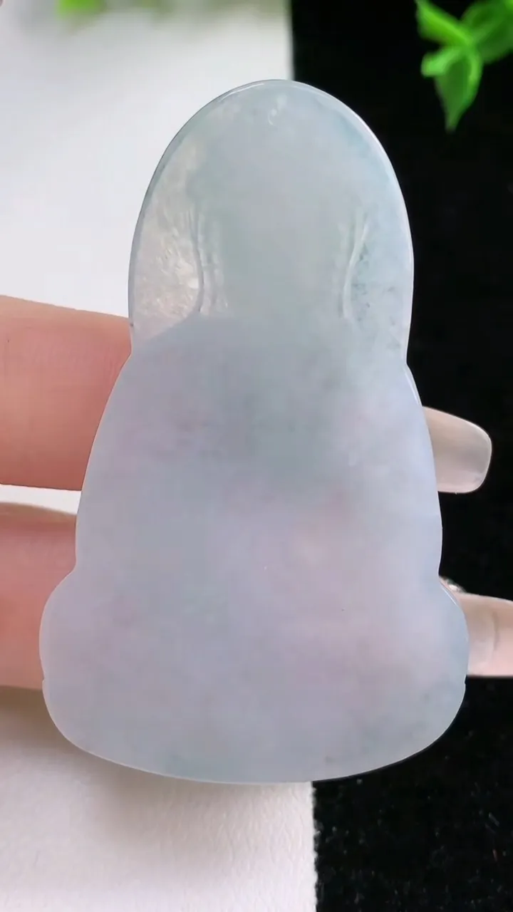 天然A货翡翠观音菩萨吊坠，尺寸56.5-35.3-4.6，重量:18.08g
1月22日