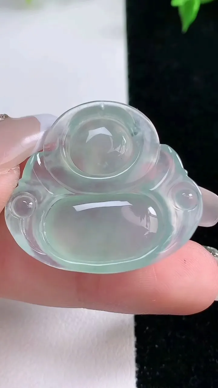 天然A货翡翠佛公吊坠，尺寸29.3-31.8-6，重量:8.48g
1月22日