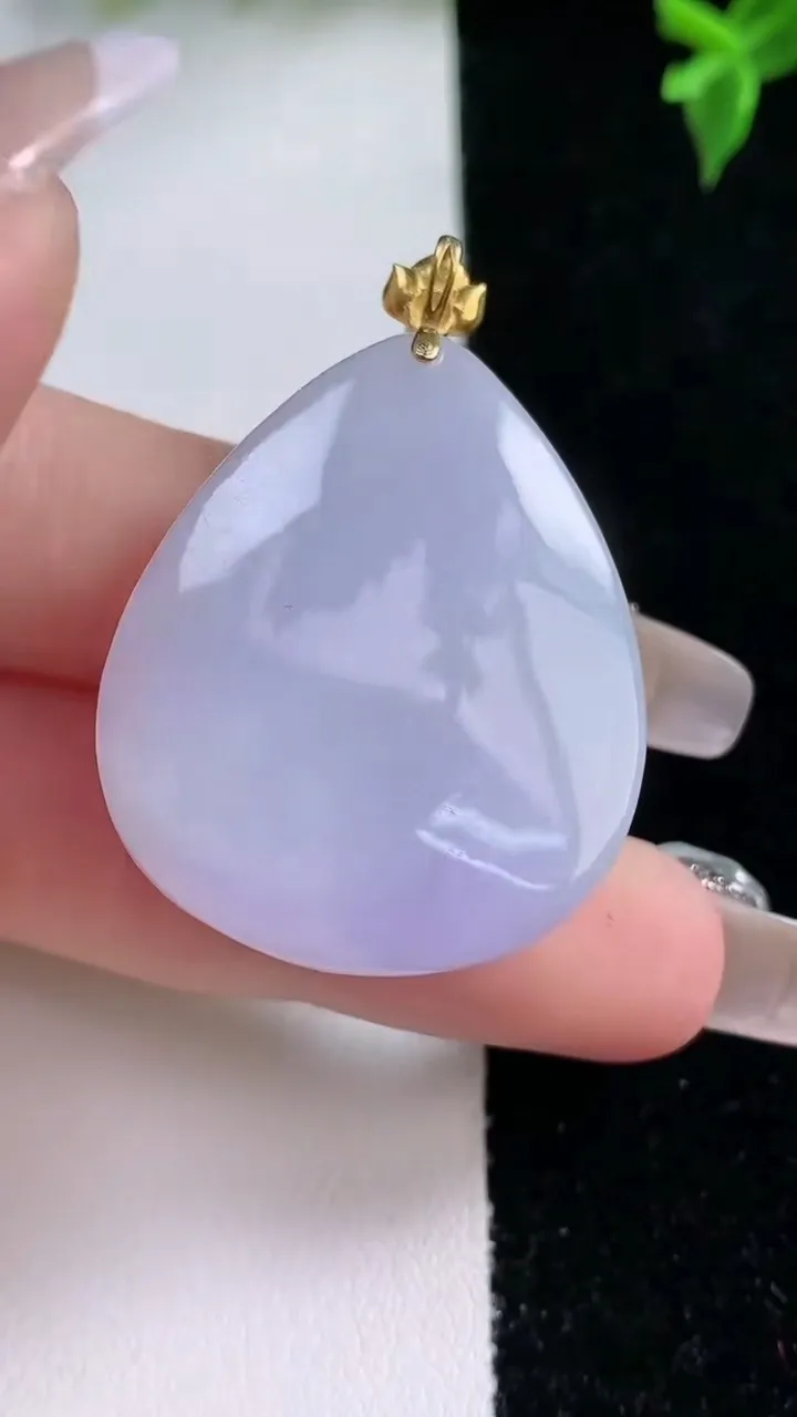 天然A货翡翠18K金紫罗兰水滴吊坠，尺寸33.2-28-12.4，重量:22.00g
1月22日