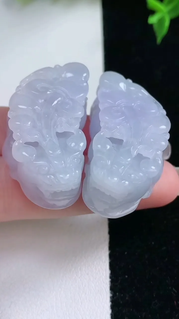 天然A货翡翠紫罗兰貔貅吊坠一对，尺寸36-18.8-11.8，重量:38.07g
1月22日