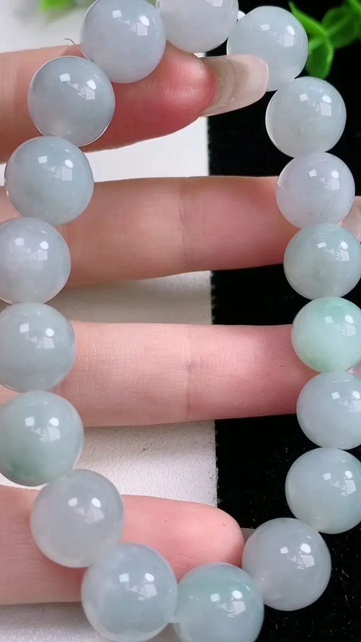 天然A货翡翠圆珠手串，尺寸11-18颗，重量:41.39g1月22日
工厂直销收藏佳品,种好水足，色