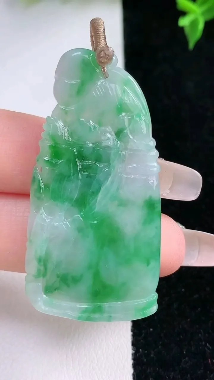 天然A货翡翠节节高升 竹节吊坠，尺寸49.2-23.6-3.8，重量:11.25g
1月22日