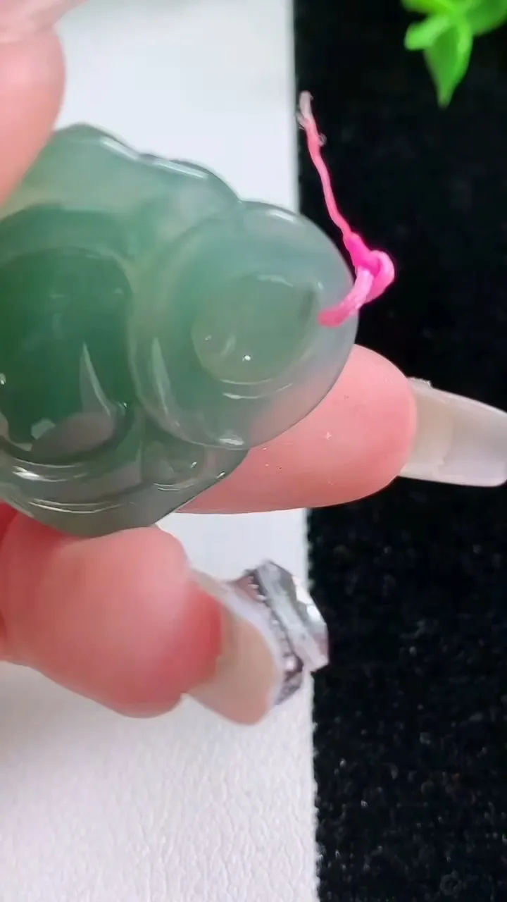 天然A货翡翠佛公吊坠，尺寸29.5-30.5-6.6，重量:8.68g
1月22日