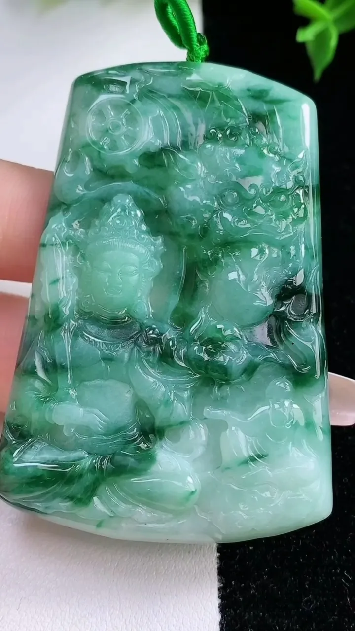 天然A货翡翠文殊菩萨吊坠，尺寸62.5-41-5，重量:32.08g
1月22日