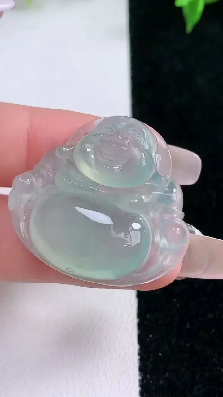 天然A货翡翠佛公吊坠，尺寸29.3-31.8-6，重量:8.48g
1月22日