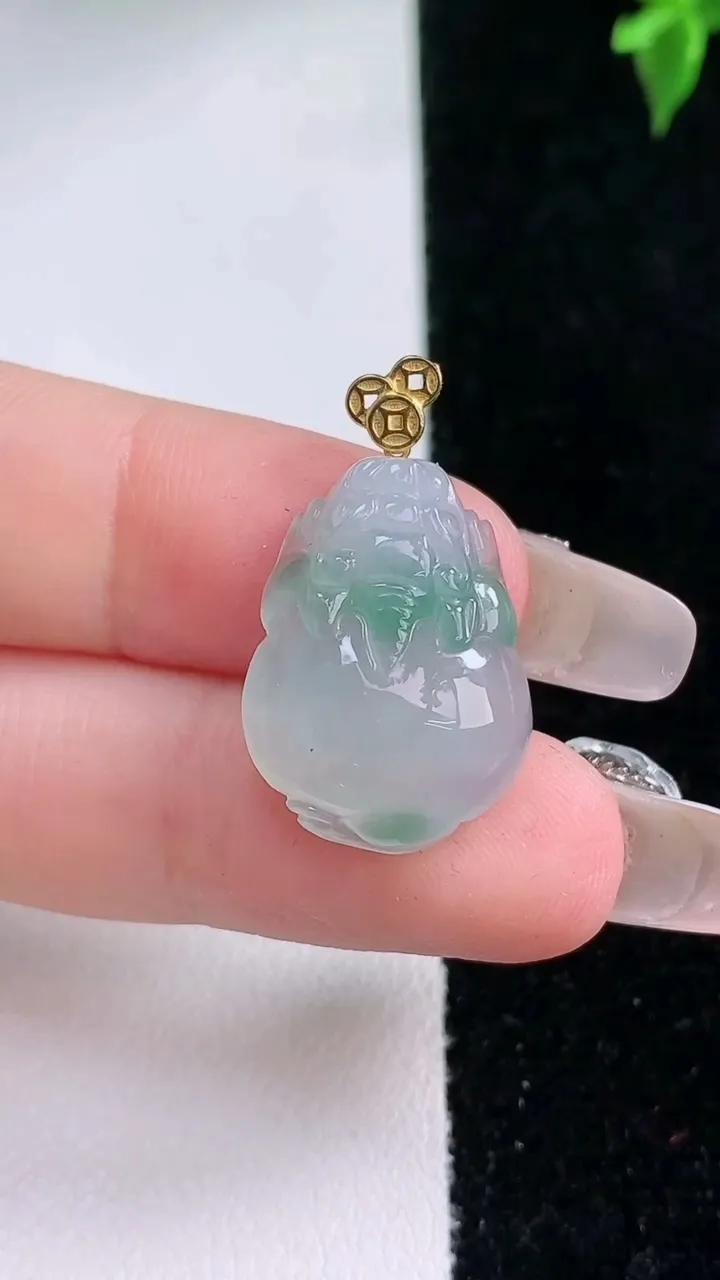 天然A货翡翠貔貅吊坠，尺寸21-15.4-5.2，重量:3.23g
1月22日