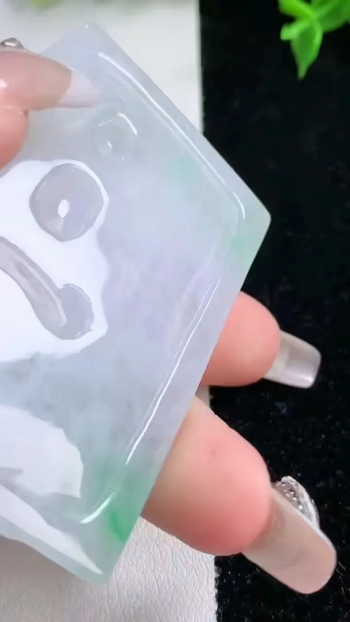 天然A货翡翠阿弥陀佛吊坠，尺寸60-43.7-5.6，重量:34.87g
1月22日