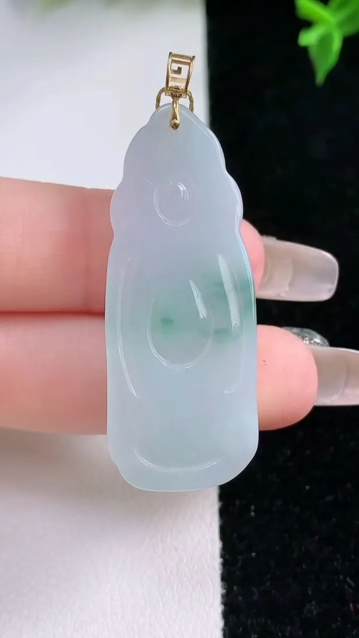 天然A货翡翠财神爷吊坠，尺寸41.3-17-5.7，重量:8.41g
1月22日