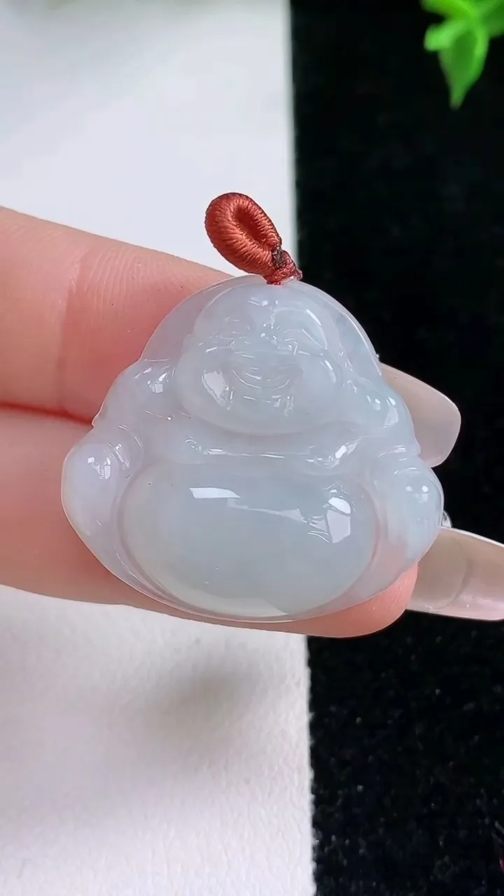 天然A货翡翠佛公吊坠，尺寸27-29.6-5.5，重量:6.35g
1月22日