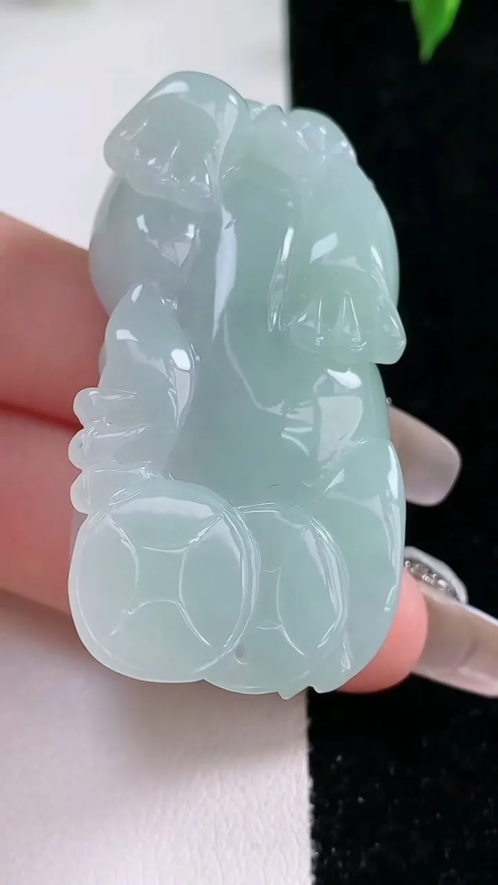 天然A货翡翠霸王貔貅吊坠，尺寸46-25.3-13，重量:41.15g
1月22日