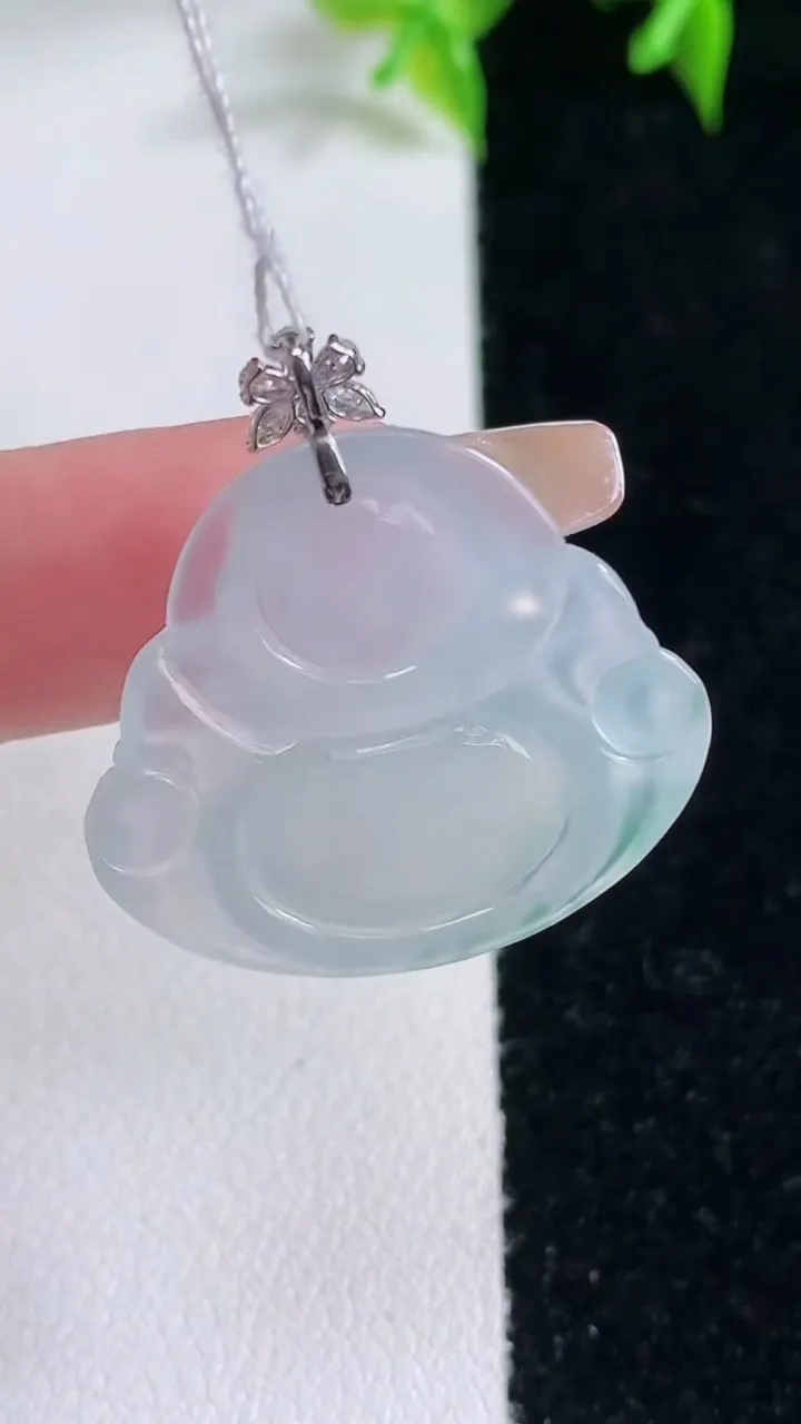 天然A货翡翠种飘花佛公吊坠，尺寸23.8-26.2-5.9，重量:5.57g
1月22日