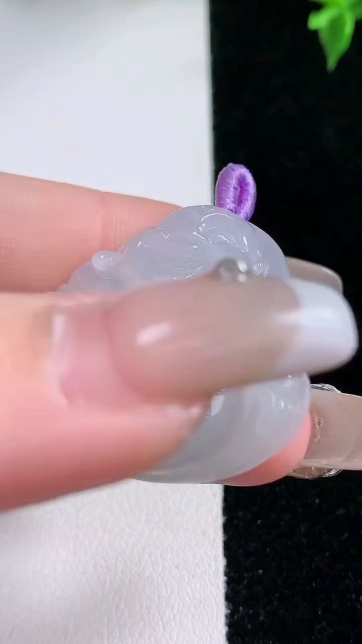 天然A货翡翠飘花佛公吊坠，尺寸31.6-34.8-6.4，重量:10.45g
1月22日