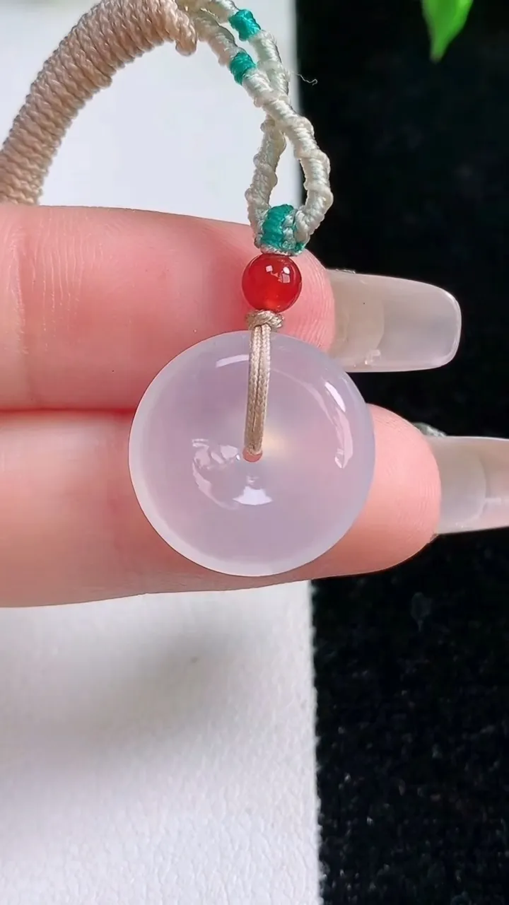 天然A货翡翠平安扣吊坠，尺寸17.2-5.4，重量:5.34g
1月22日